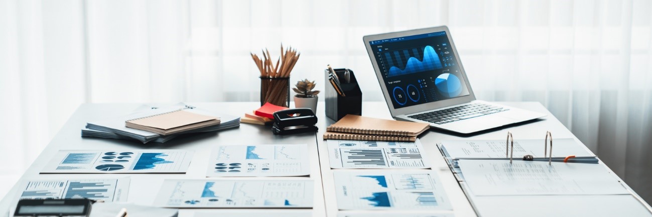 A computer on a desk, Business blind spots